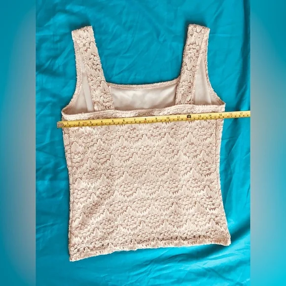 EUC E.C. Designs light gold/cream lace overlay top with metallic accents. - Picture 2 of 5